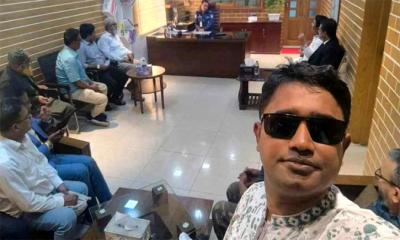 সেলফি তুলে ভাইরাল হওয়া সেই যুবদল নেতা বহিষ্কার