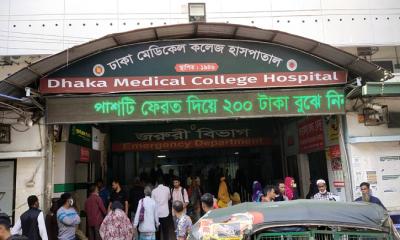 যানজটে গাড়ি, চালকের গলায় ছুরিকাঘাত করে টাকা ও মোবাইল ছিনতাই