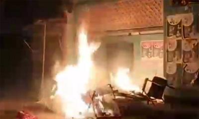 লালমনিরহাটে জাতীয় পাটির অফিসে অগ্নিসংযোগ ও লুটপাট