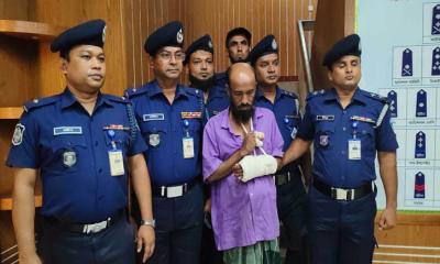 টাকা নিয়ে পাত্রী না দেখানোর কারণে ঘটকের গোপনাঙ্গে বরের লাথি, অতঃপর...