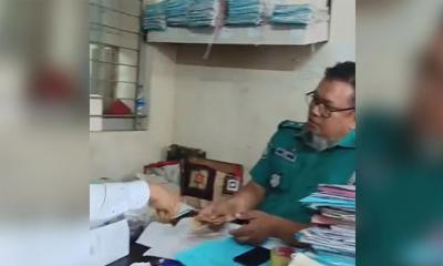 ঘুষ নেওয়ার ভিডিও ভাইরাল, এসআই প্রত্যাহার