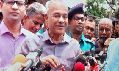 যে কারণে বড় গরু কিনতে ভয় পাচ্ছে মানুষ, জানালেন স্বরাষ্ট্র উপদেষ্টা