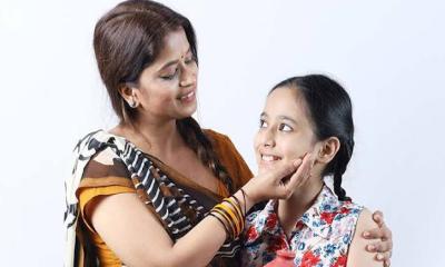 সন্তানের বয়ঃসন্ধিকালকে কীভাবে সামলাবেন