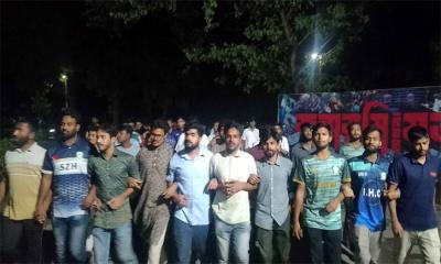 হাসনাতের ওপর হামলার প্রতিবাদে বিক্ষোভ, সরকারকে যা জানালেন শিক্ষার্থীরা