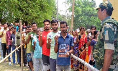 ভারতে লোকসভা নির্বাচনে দ্বিতীয় দফার ভোটগ্রহণ চলছে