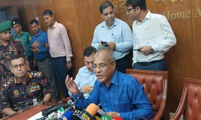 আমরা সবসময় চুনোপুঁটিগুলো ধরি, বড় রুই ছাড়া পেয়ে যায় : স্বরাষ্ট্র উপদেষ্টা
