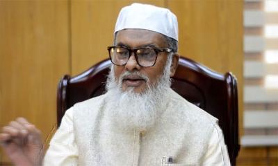 ‘হজের জন্য বিমান ভাড়া বেশি নেওয়ার সুযোগ নেই’