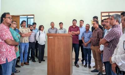 জুলাই হত্যাযজ্ঞের বিচারের দাবিতে নজরুল বিশ্ববিদ্যালয়ে গণস্বাক্ষর কর্মসূচি শুরু