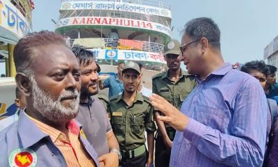 অতিরিক্ত যাত্রী নেওয়ায় দুই লঞ্চকে জরিমানা