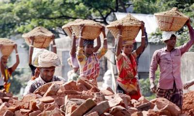 শ্রমিকবান্ধব পেনশন স্কিম চালুর সুপারিশ