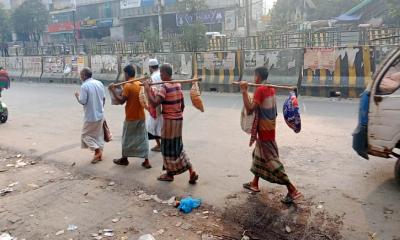 ‘জিনিসপত্রের দামই বাড়ে, বাড়ে না শুধু শ্রমিকের’