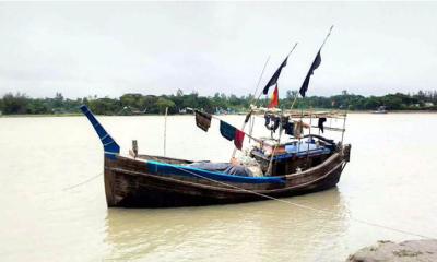 নৌকায় সিলিন্ডার বিস্ফোরণ, ৪ জেলে দগ্ধ
