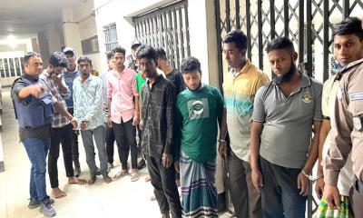 মোহাম্মদপুর ও আদাবর থানা এলাকায় সাঁড়াশি অভিযানে আটক ৪২