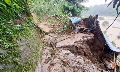 ৫ জেলায় ভূমিধসের পূর্বাভাস