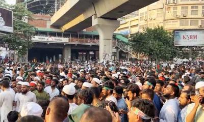 উত্তাল শাহবাগ, তীব্র গরমেও বাড়ছে উপস্থিতি