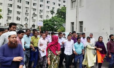 সচিবালয়ে বিক্ষোভ মিছিল, যা জানালেন কর্মচারীরা 