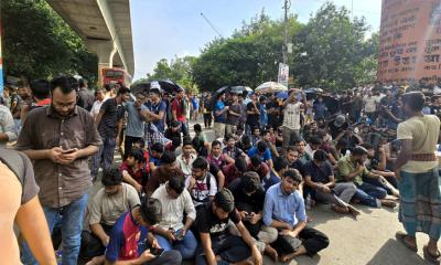তিন দাবিতে শাহবাগে ‘ব্লকেড অব ইঞ্জিনিয়ার্স’