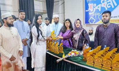 নড়াইলে কৃতী শিক্ষার্থীদের সংবর্ধনা