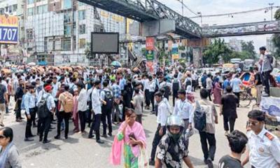 সায়েন্সল্যাব মোড় অবরোধ আইডিয়াল শিক্ষার্থীদের