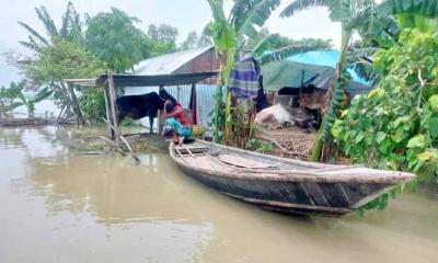 দুর্ভোগ কমছে না বানভাসিদের, ছড়াচ্ছে পানিবাহিত রোগ