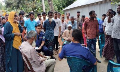 অবহেলায় প্রসূতি নারীর মৃত্যু, হাসপাতালে তালা