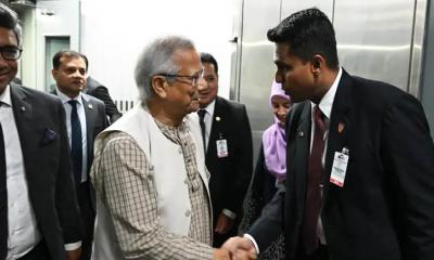 মালয়েশিয়া পৌঁছেছেন প্রধান উপদেষ্টা
