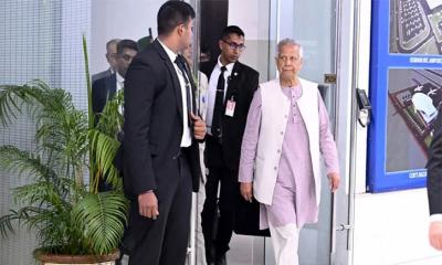কাতারের উদ্দেশে ঢাকা ছাড়লেন প্রধান উপদেষ্টা