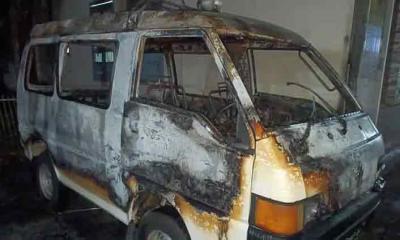 সিলেটে মধ্যরাতে অ্যাম্বুলেন্স-বাসে দুর্বৃত্তদের আগুন