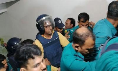 একটি দল আমাকে গোলাম বানাতে চায়, কিন্তু হালুয়া-রুটি খেতে চাই না: আনিস আলমগীর