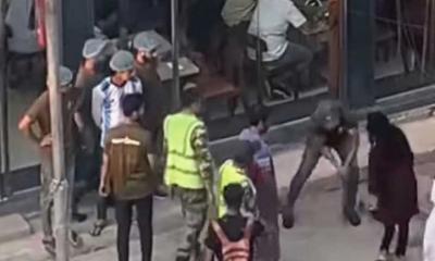 তরুণীকে দুই দফা মারধর, ‘আপন কফি’র ২ কর্মী আটক
