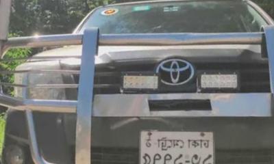 সরকারি গাড়িতে চড়ে নিয়োগ পরীক্ষায় অংশ নিলেন উপদেষ্টার এপিএস