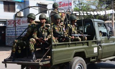 সেনাবাহিনীর ৫০ শতাংশ মাঠ থেকে সরিয়ে নেওয়ার বিষয়ে যা বললেন স্বরাষ্ট্র উপদেষ্টা