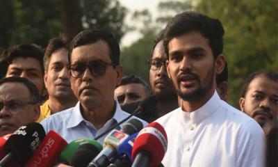জুলাই অভ্যুত্থান নিয়ে কাজ করতে গেলেই বাজেট নিয়ে একটা মহল প্রশ্ন তোলে: আসিফ মাহমুদ