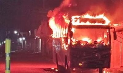 বাসে আগুন, ভেতরেই পুড়ে মৃত্যু চালকের