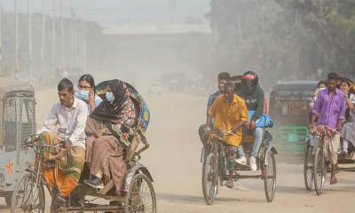 বায়ুদূষণে আজ শীর্ষে ঢাকা