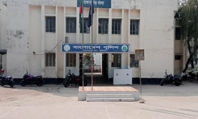 ‘পাগলের বেশে’ ঘরে ঢুকে বৃদ্ধকে কুপিয়ে হত্যা