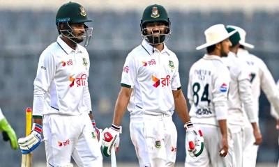 দুই ওপেনার হারিয়ে চাপে বাংলাদেশ