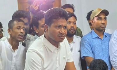 সবার সামনে উপাচার্যকে ধমকালেন ঢাবি ছাত্রদল সভাপতি গণেশ চন্দ্র রায়