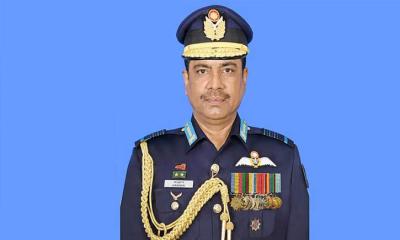 বিমান বাহিনীর সাবেক প্রধান শেখ আব্দুল হান্নান কাতারে গ্রেপ্তার