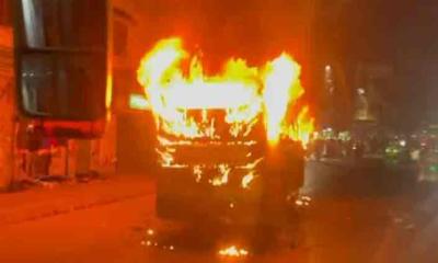 গাজীপুরে যাত্রীবাহী চলন্ত বাসে আগুন