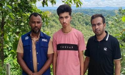 ১২ ঘণ্টা পর বান্দরবানের দুর্গম এলাকা থেকে স্কুলছাত্র উদ্ধার
