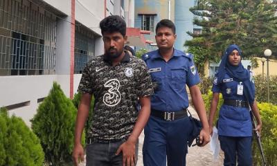 ছাত্রলীগ নেতার পরীক্ষায় প্রক্সি,  কাউন্সিলরের ছেলে আটক