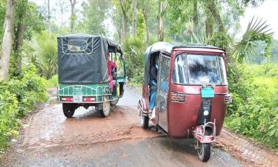 ৪১ বাঁক, ৫১ গর্তে জর্জরিত কাপাসিয়া-গাজীপুর সড়ক