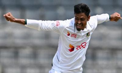 ২৩০ রানে পিছিয়ে দিন শেষ করল বাংলাদেশ