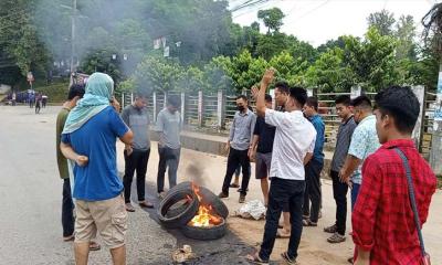 খাগড়াছড়িতে সড়ক অবরোধ, সাজেকে আটকা প্রায় দুই হাজার পর্যটক