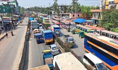 চন্দ্রায় ধীরগতি, বাড়ছে দুর্ভোগের শঙ্কা