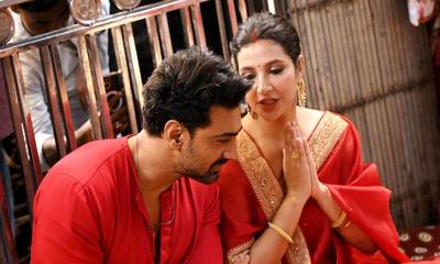 এখন আর সেই ইনোসেন্সটা নেই, দুই সন্তানের মা তিনি: শুভশ্রীকে নিয়ে দেব