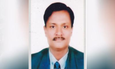 মধ্যরাতে বাস থেকে অচেতন অবস্থায় উপসচিব উদ্ধার