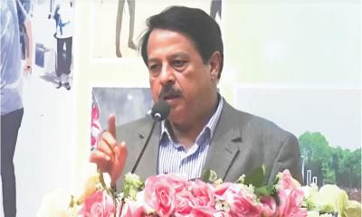 ৮ উপদেষ্টার ‘সীমাহীন দুর্নীতির’ প্রমাণ আমার কাছে, বললেন সাবেক সচিব