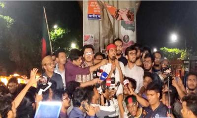 দেশের সব শিক্ষাপ্রতিষ্ঠানে ক্লাস বর্জনের ডাক, বিকালে এক দফা দাবিতে বিক্ষোভ